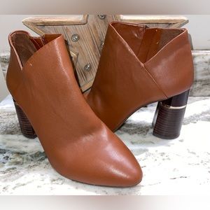 Antonio Melani Heeled Leather Ankle Bootie heel 11